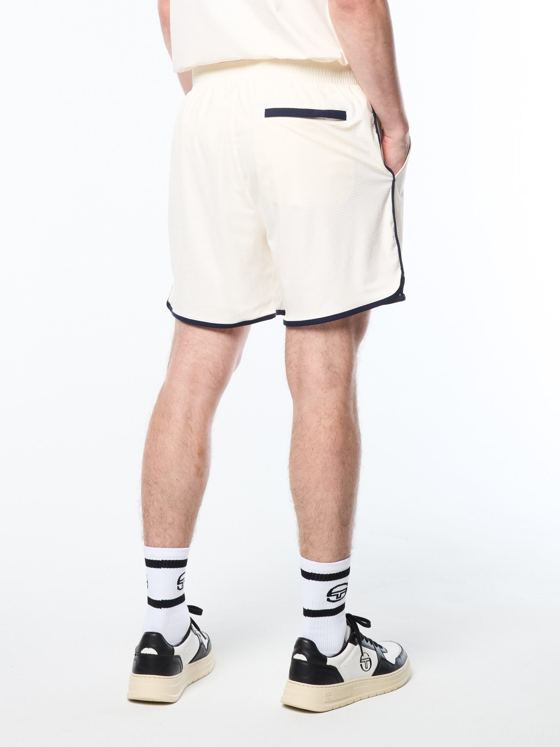 Grata Active Short- Gardenia - Image 4