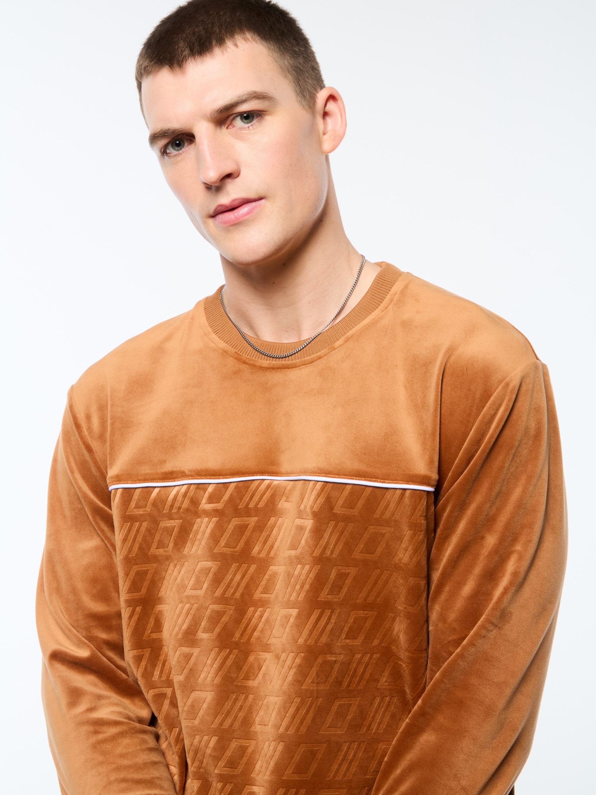 Bandiera Debossed Velour Crewneck-Sugar Almond - Image 7