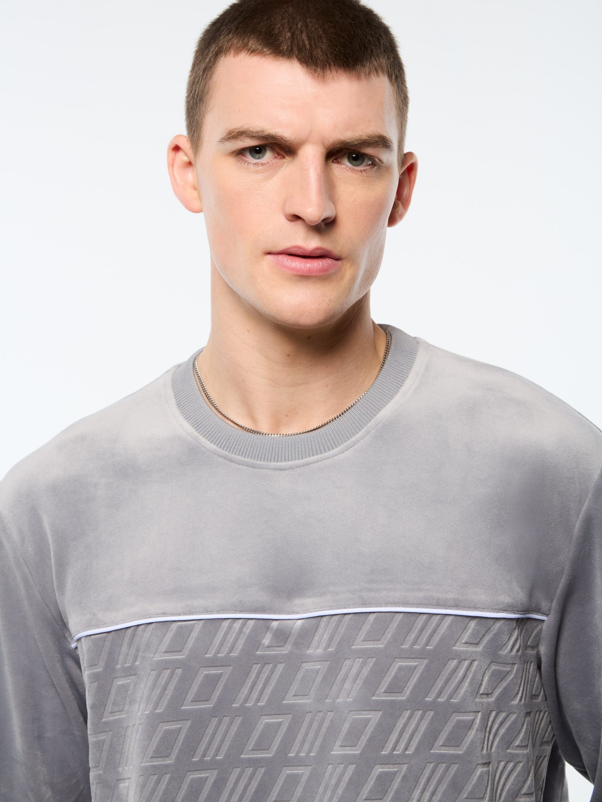 Bandiera Debossed Velour Crewneck-Sleet - Image 7
