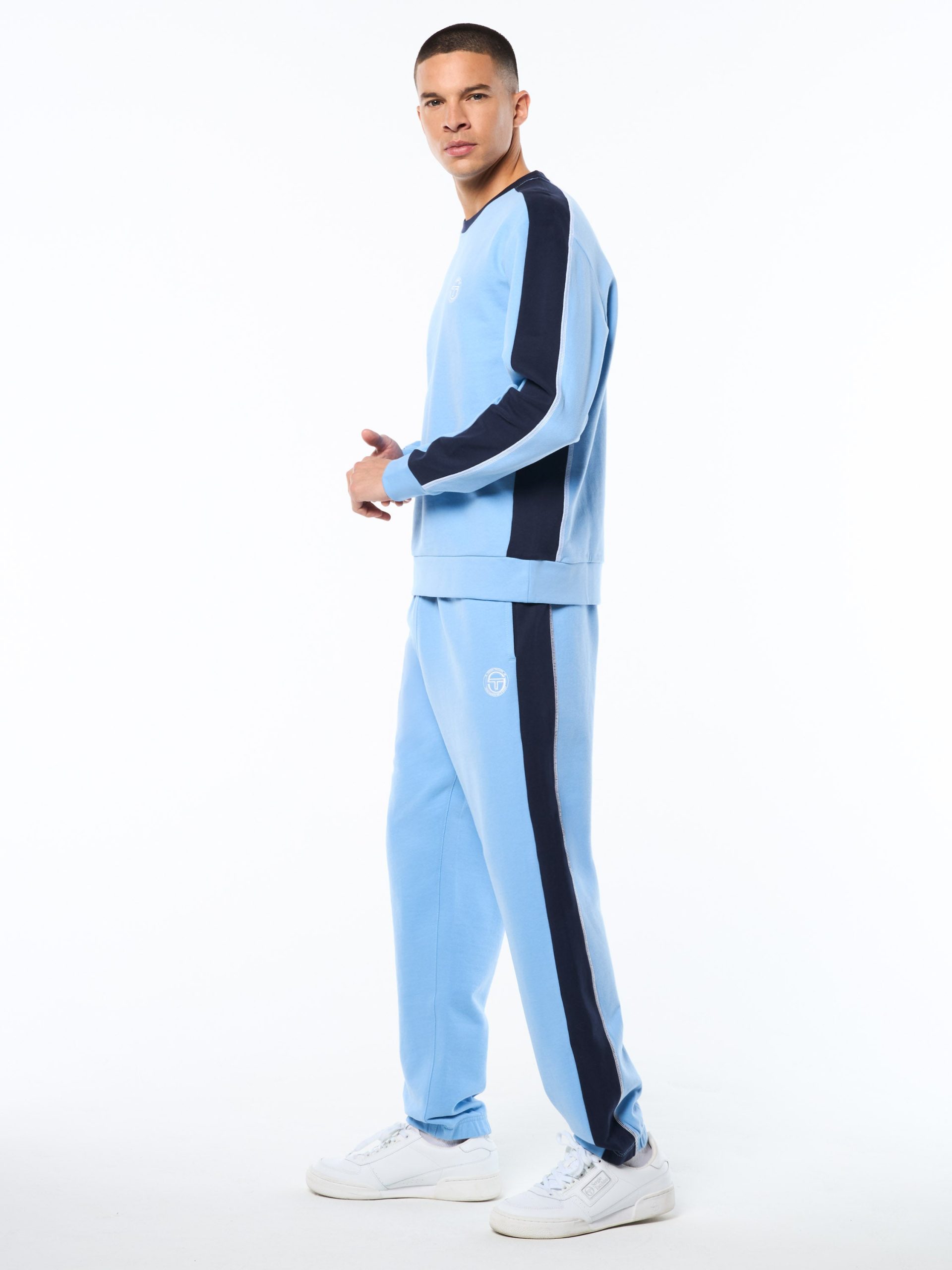 Volo Crewneck-Della Robbia Blue - Image 4