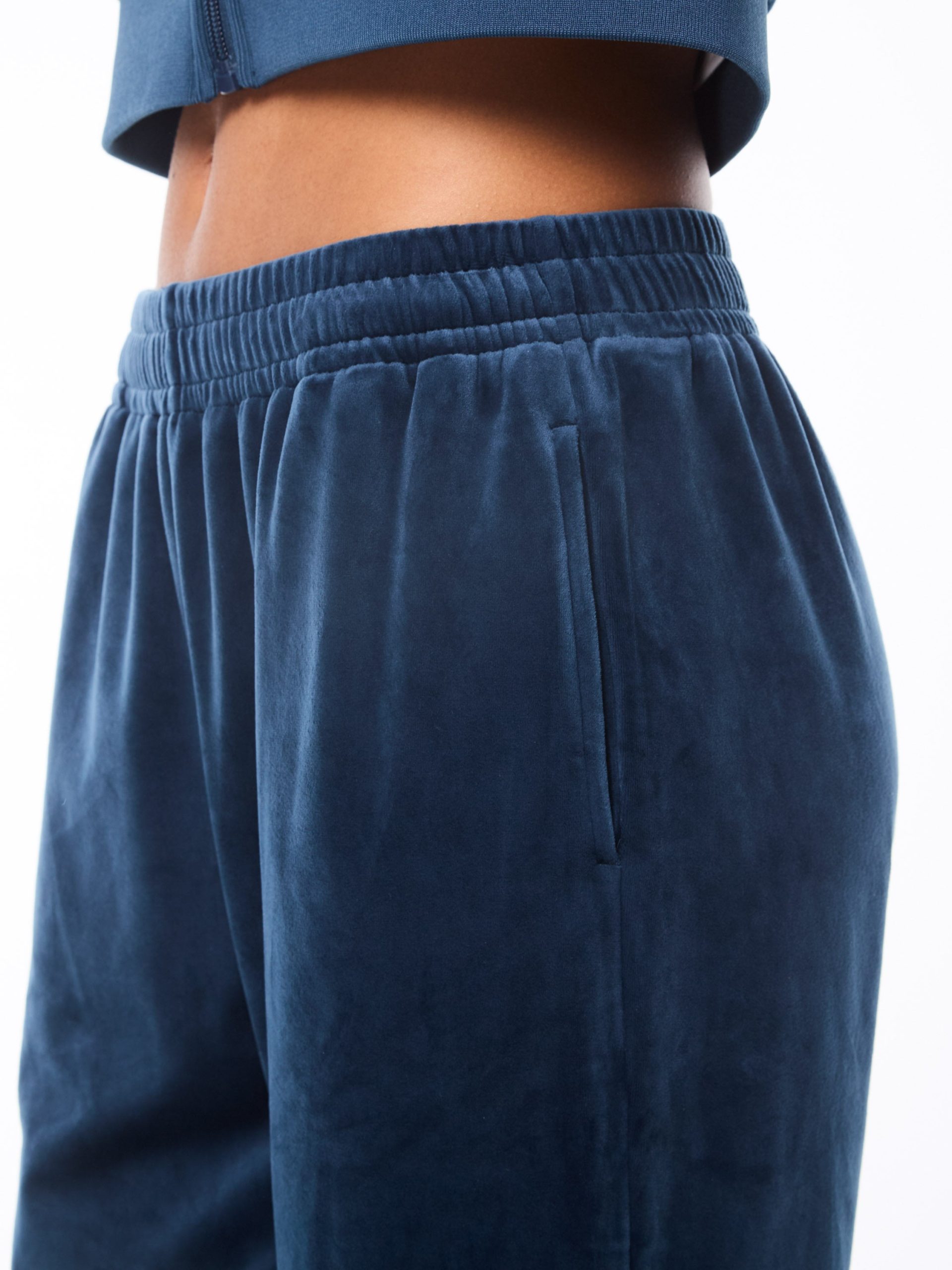 Nuvola Velour Track Pant-Key Largo - Image 6